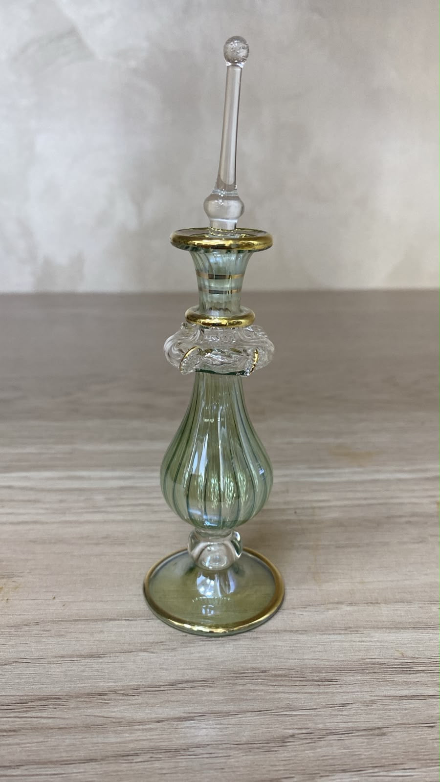 زجاجة عطر تولة