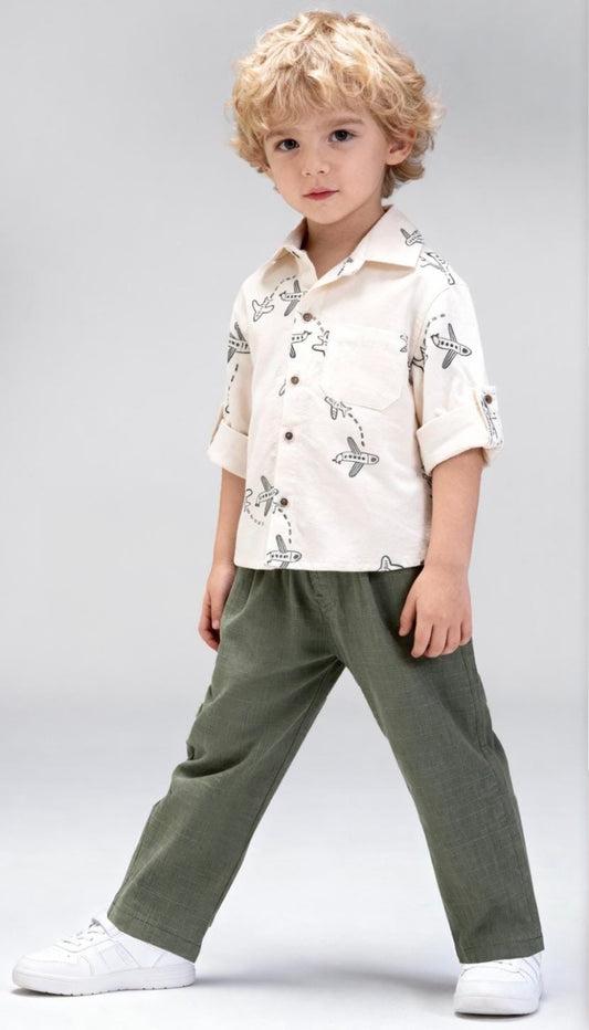 TUFFY  طقم ولد مكون من قطعتين باللون الأبيض و الاخضر برسمة طائرات من