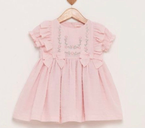 فستان باللون الوردي من BABY ROSE
