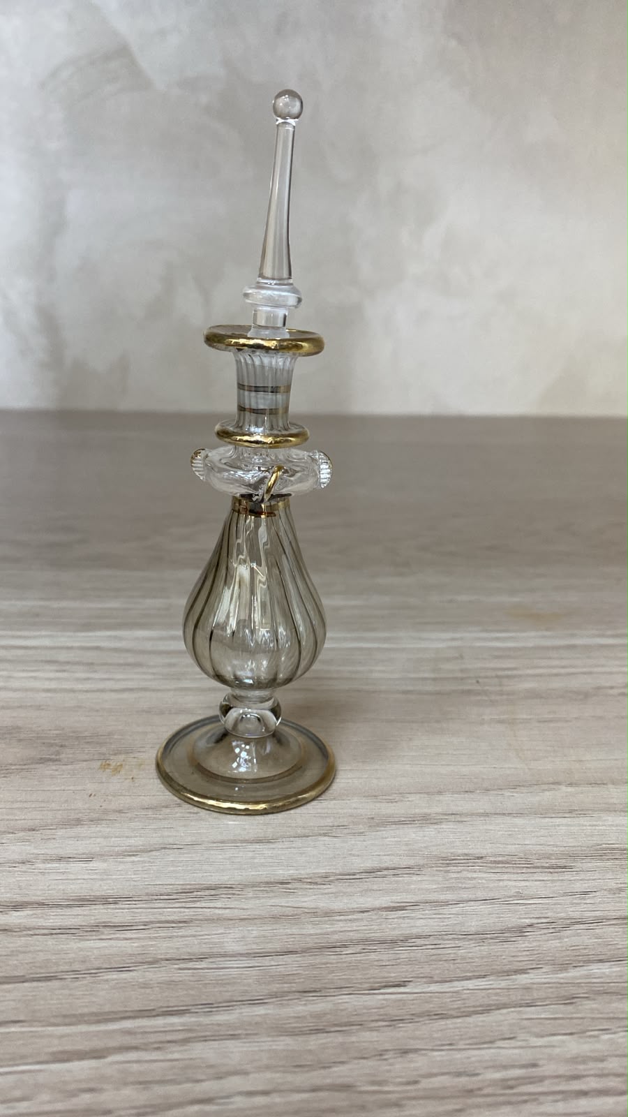 زجاجة عطر تولة