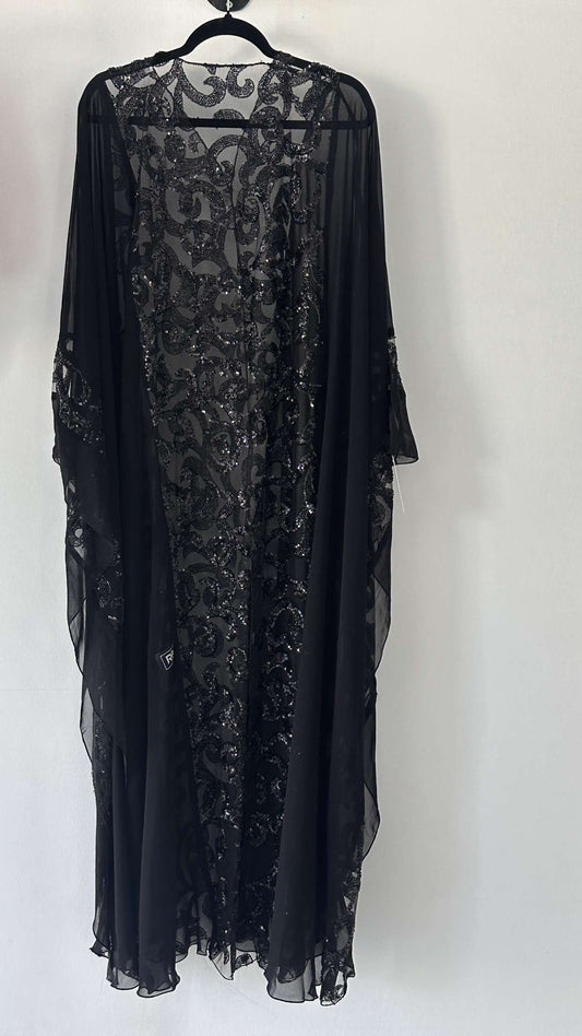 Abaya model #3